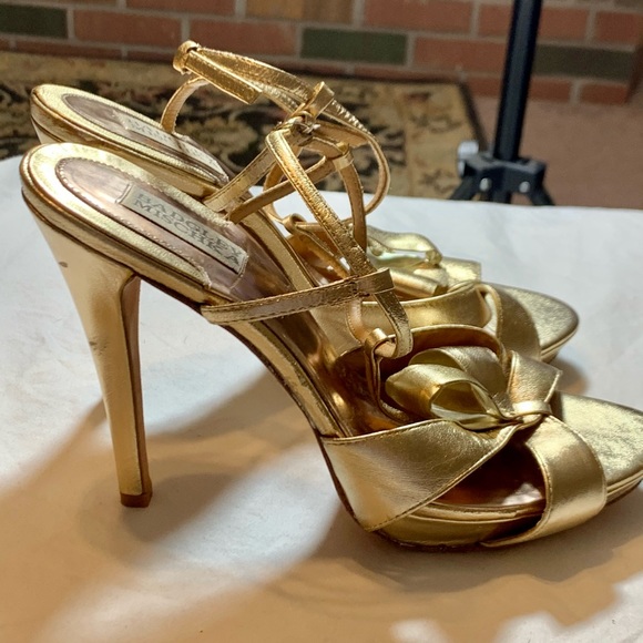 SOLD 10 badgley mischka gold foil leather bow heels - Picture 11 of 13